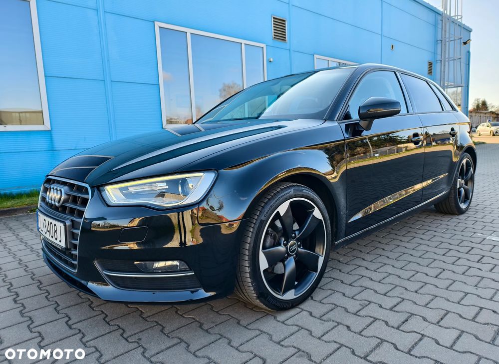 Audi A3 Sportback 1.4 TFSI S line Sportpaket - 2