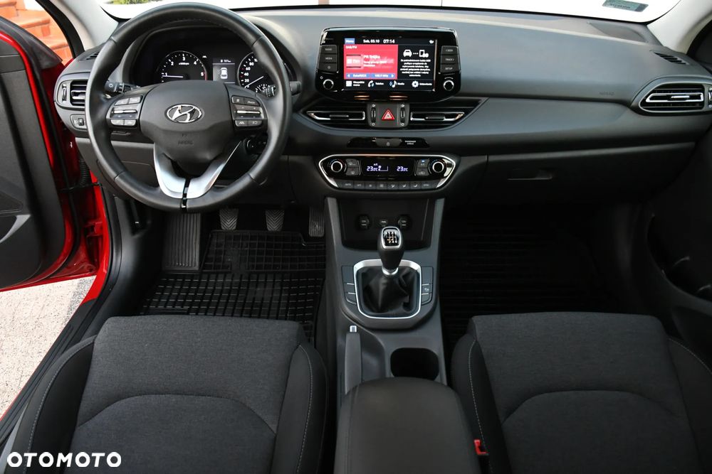 Hyundai i30 1.6 D Comfort - 24
