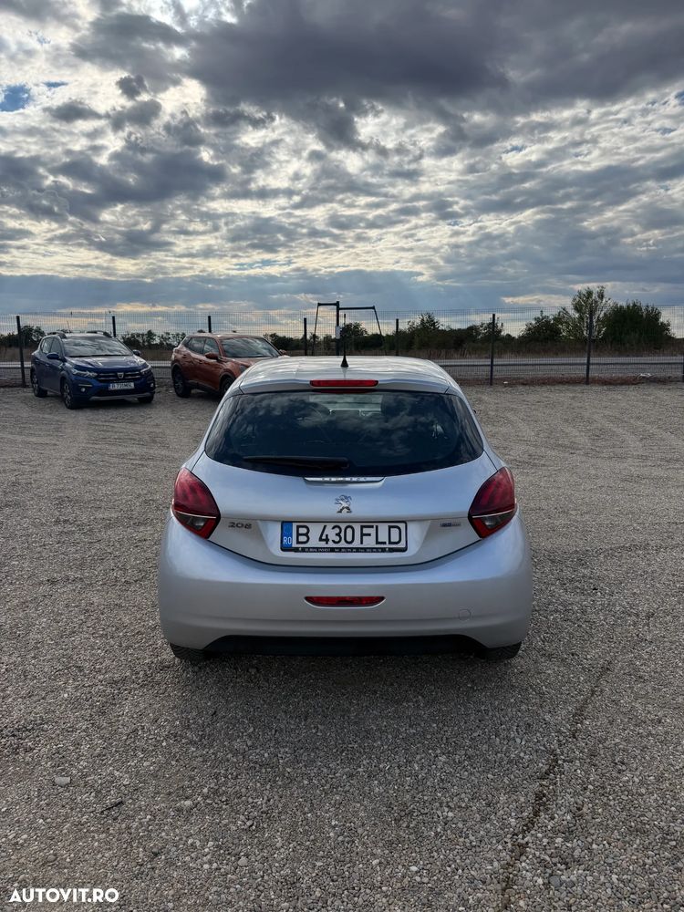 Peugeot 208 1.2 L PureTech STT Active - 5