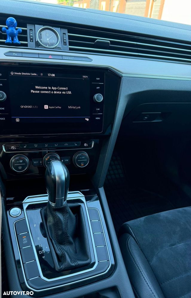 Volkswagen Passat - 4