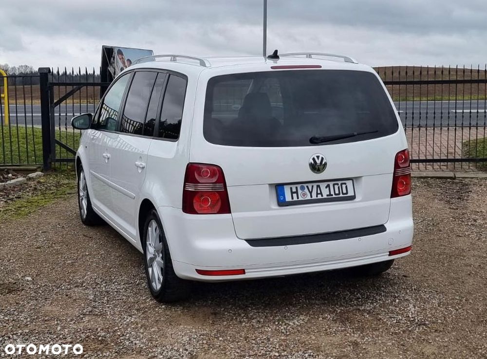 Volkswagen Touran 2.0 TDI DPF R-Line Edition - 11
