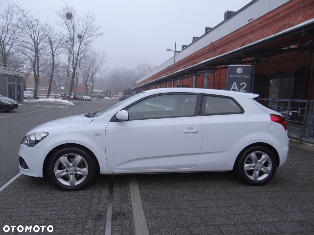 Kia ProCeed 1.4 CVVT Dream-Team Edition - 11