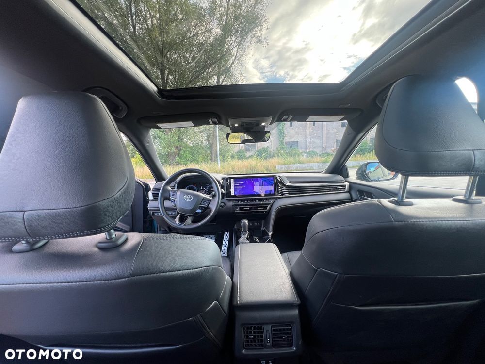 Toyota Camry - 11