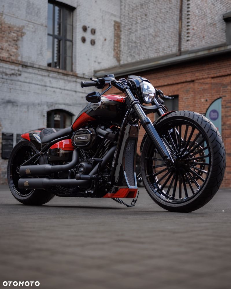 Harley-Davidson Softail Breakout - 10