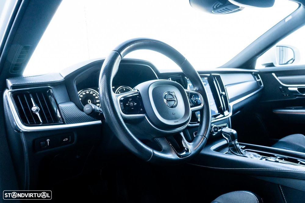 Volvo V90 Cross Country 2.0 D5 Volvo Ocean Race AWD Geartronic - 6