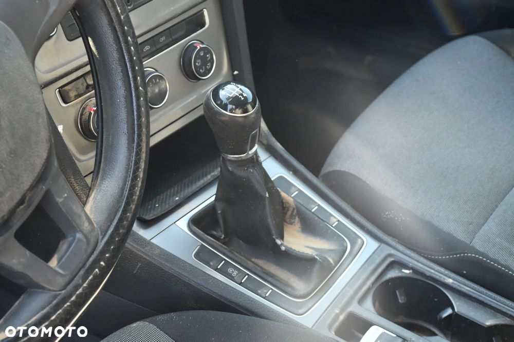 Volkswagen Golf - 10