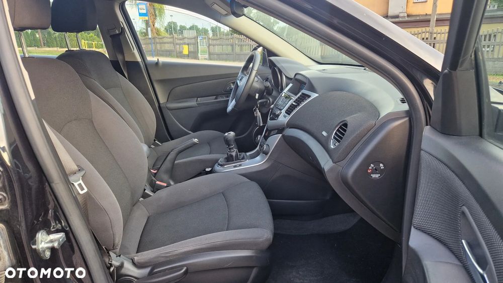 Chevrolet Cruze 1.6 LT - 10