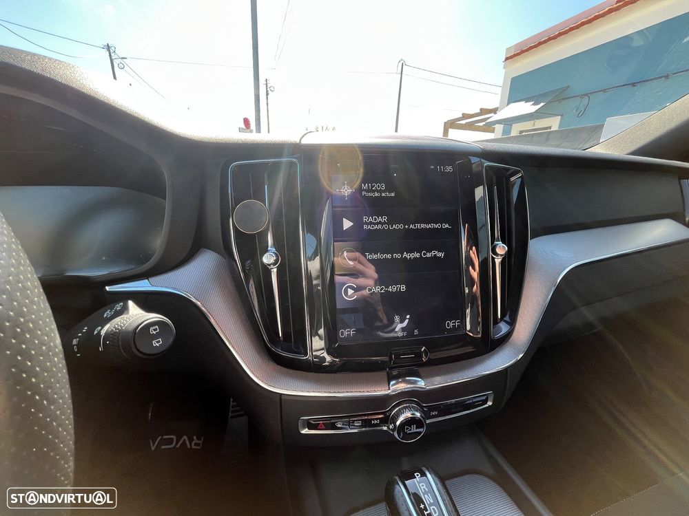 Volvo XC 60 2.0 D4 R-Design AWD Geartronic - 8