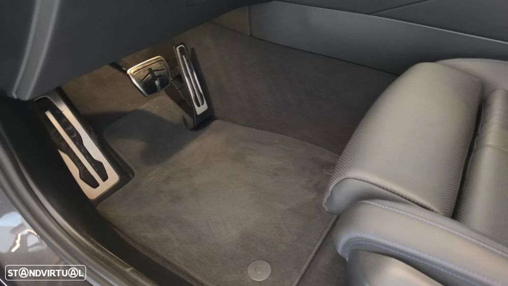 BMW 520 d Pack Desportivo M - 37