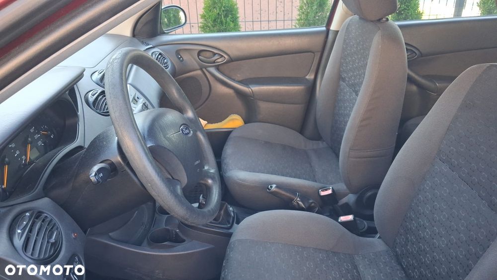 Ford Focus 1.6 X100 - 11
