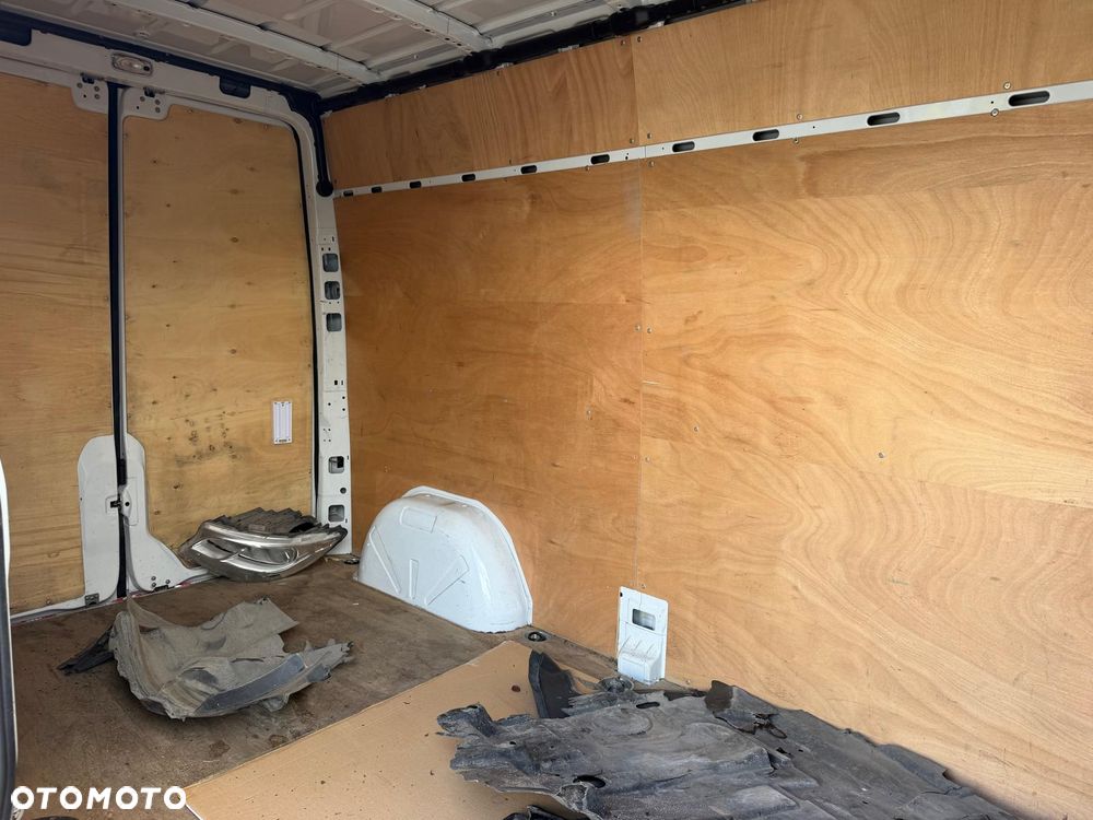 Mercedes-Benz ESPRINTER - 5