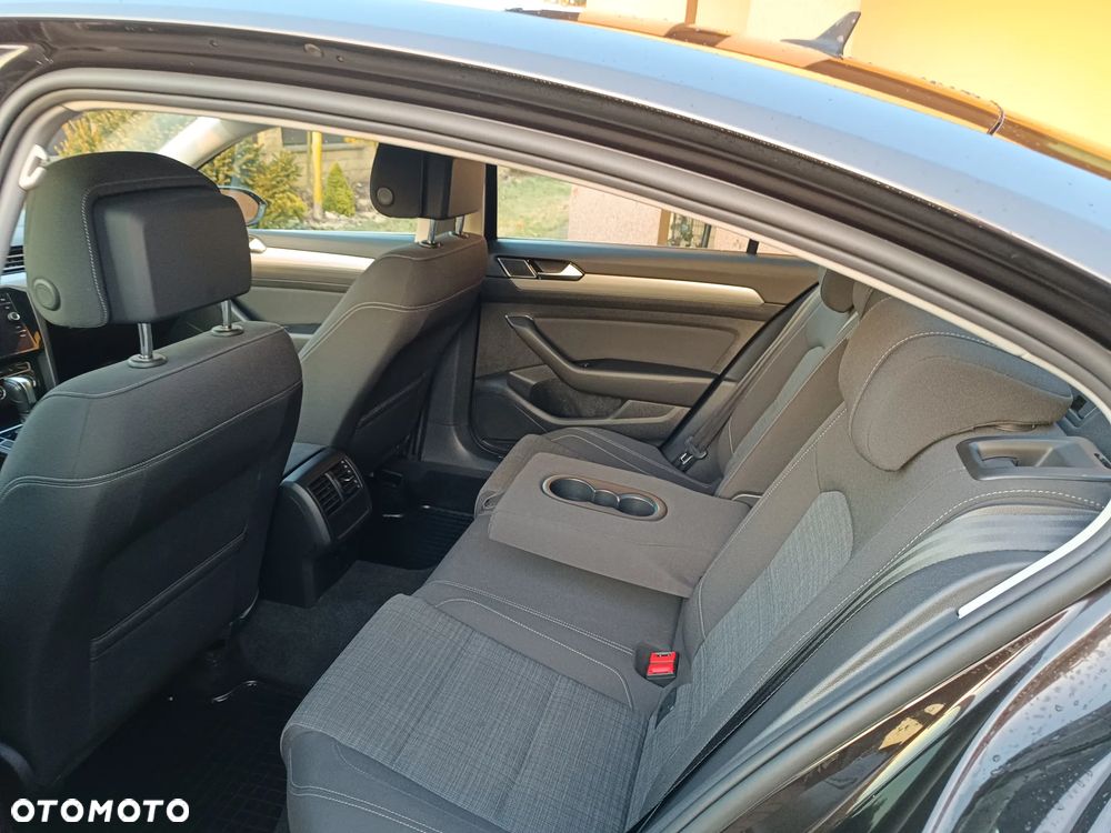 Volkswagen Passat 2.0 TDI EVO Business DSG - 9