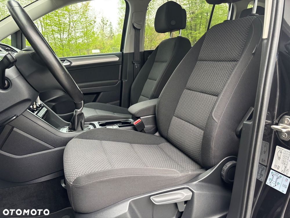 Volkswagen Touran - 9