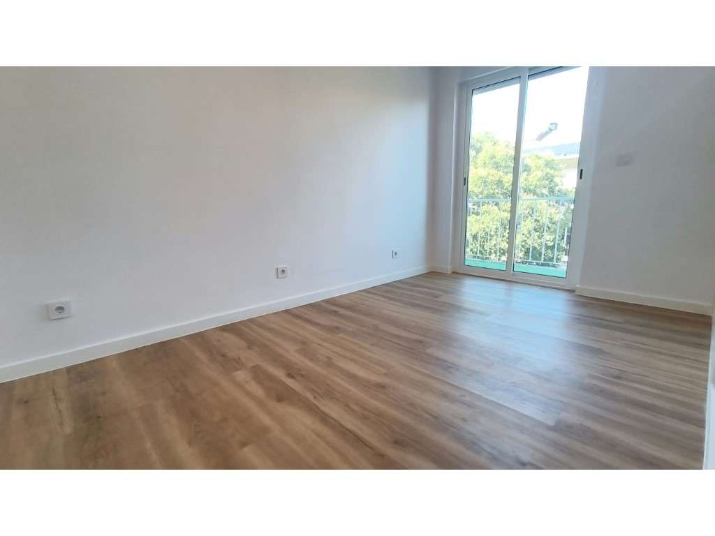 T2 totalmente remodelado | Damaia de Cima - Grande imagem: 4/24