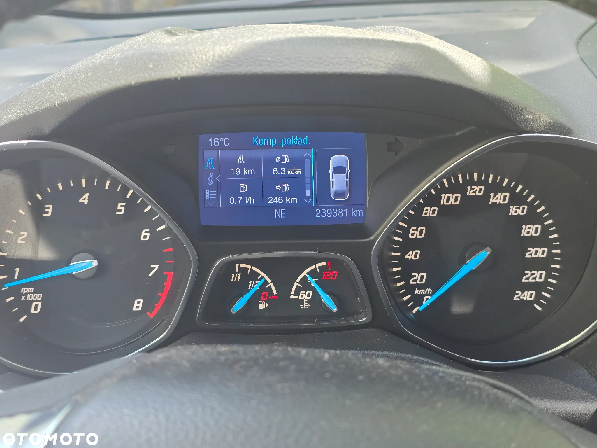 Ford Kuga - 12