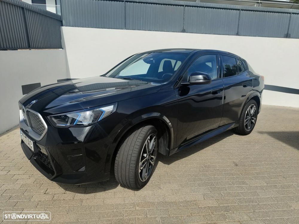 BMW iX2 eDrive20 Pack Desportivo M - 2
