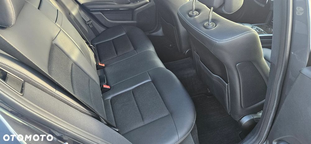 Mercedes-Benz Klasa E 250 BlueTEC 4Matic 7G-TRONIC Avantgarde - 18