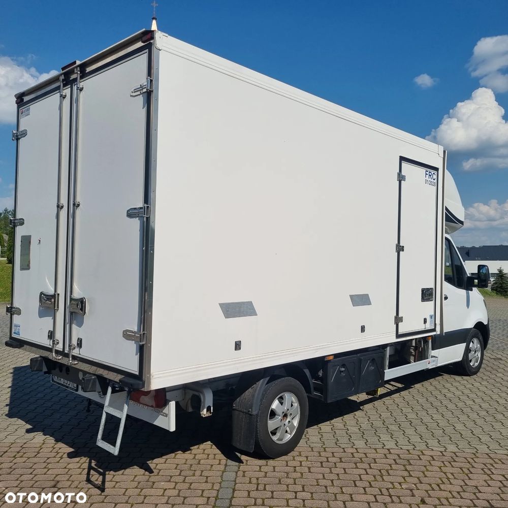 Mercedes-Benz Sprinter - 5