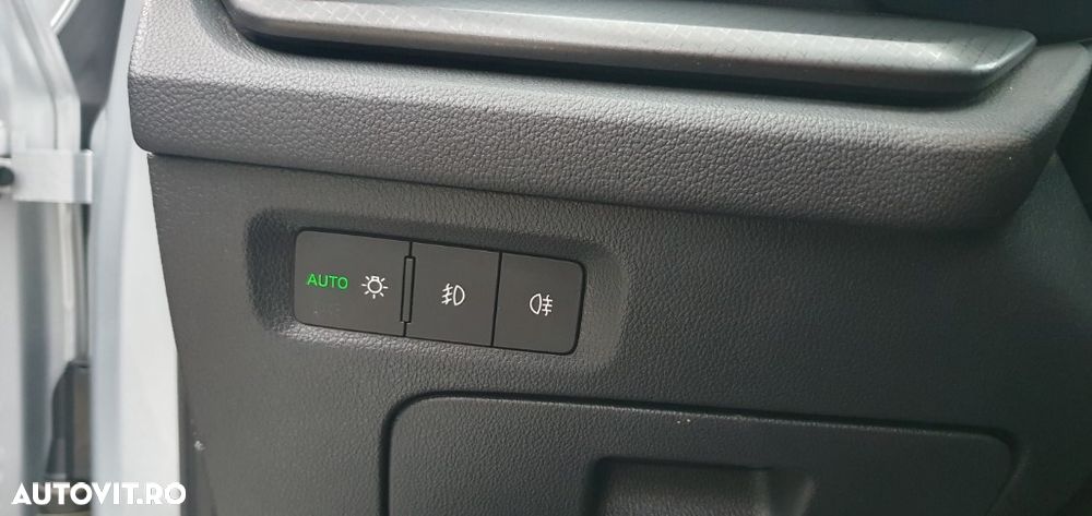 Skoda Octavia 2.0 TDI DSG Ambition - 11