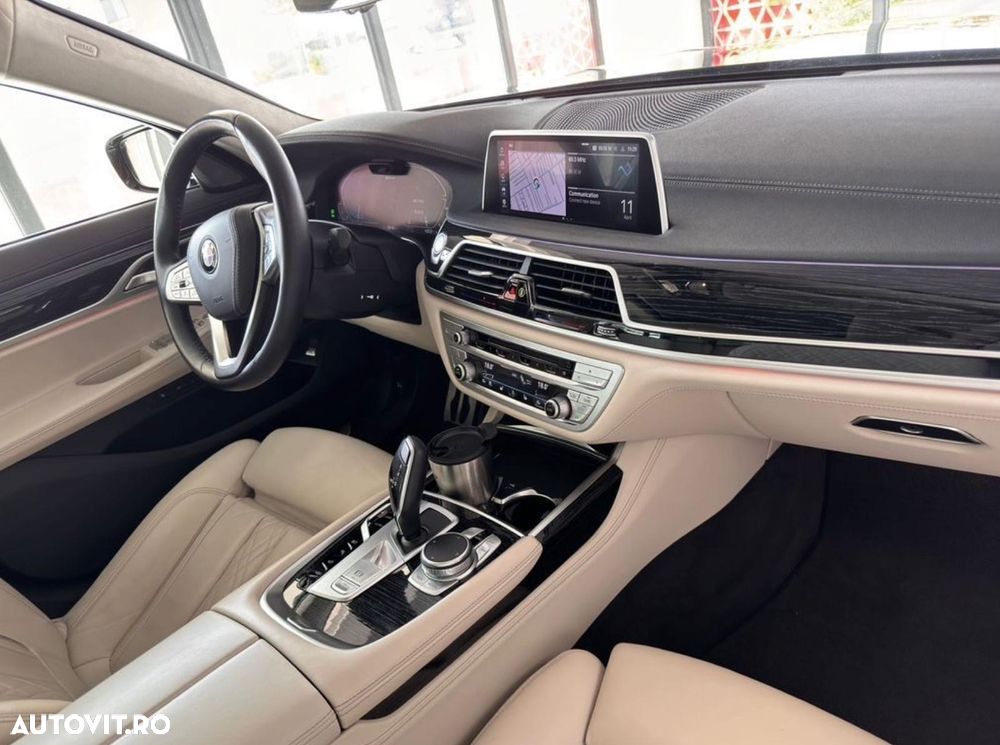 BMW Seria 7 745e - 9