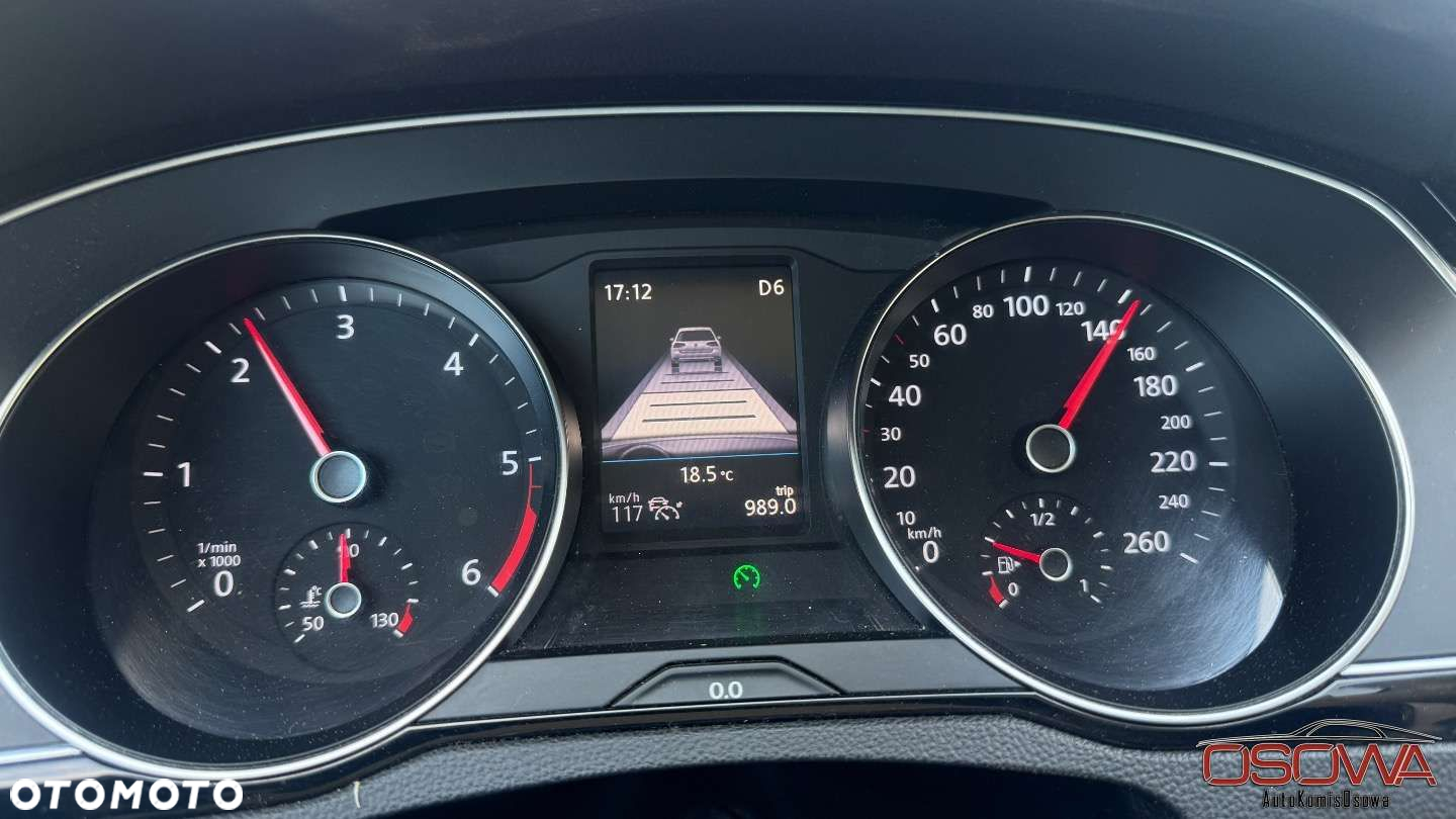 Volkswagen Passat - 16