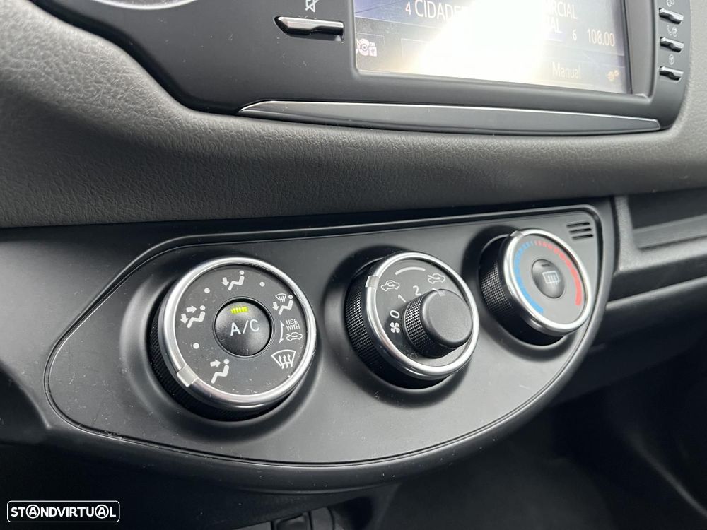 Toyota Yaris 1.0 VVT-i Comfort+P.Style - 13