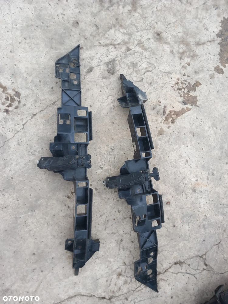 Slizgi mocowanie spryskiwacza reflektora Pateon - 1