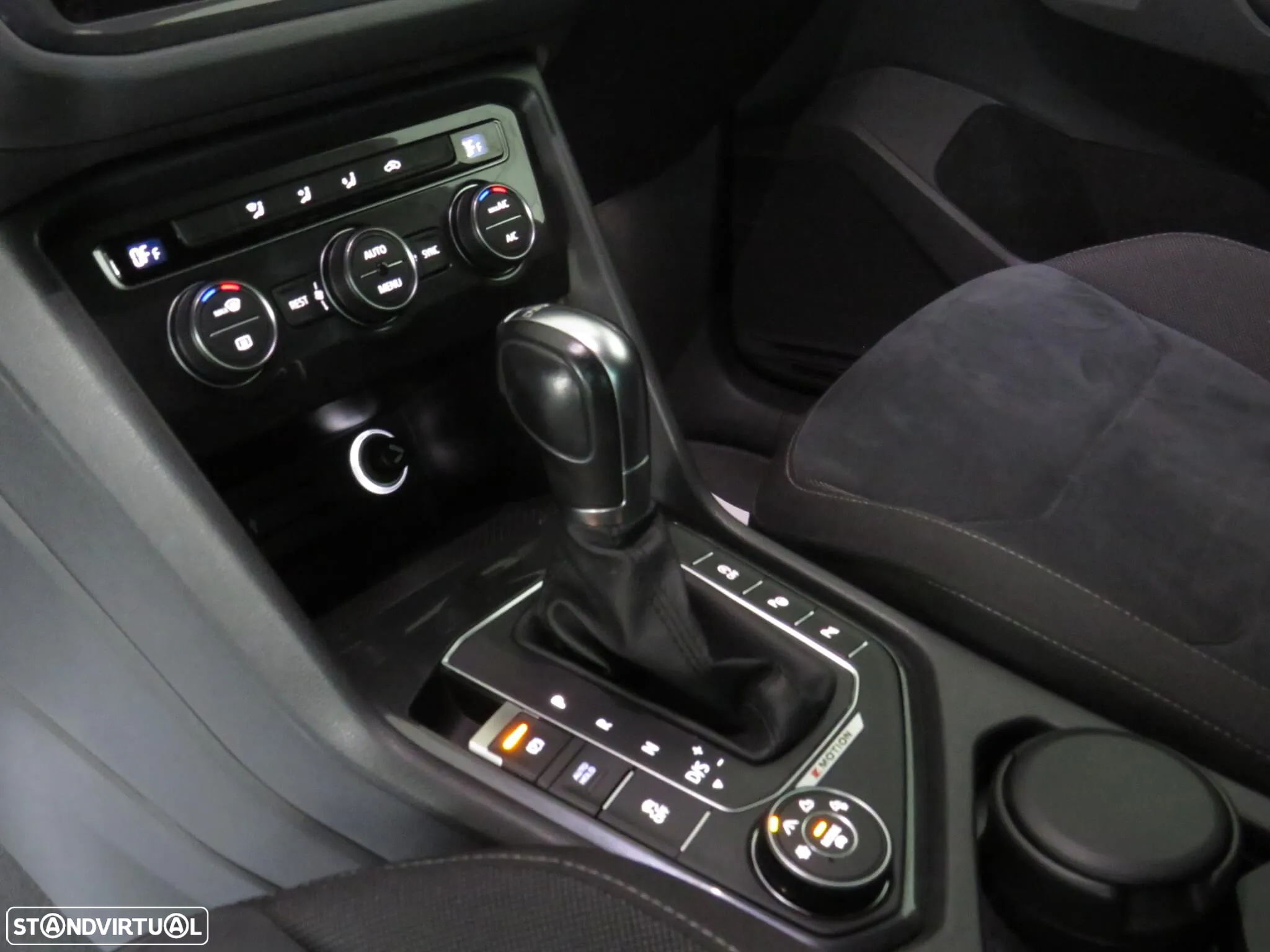 VW Tiguan 2.0 TDI R-Line DSG 4Motion - 11