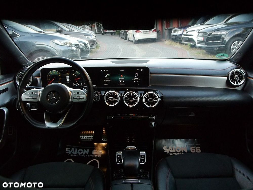 Mercedes-Benz CLA 200 7G-DCT AMG Line - 23