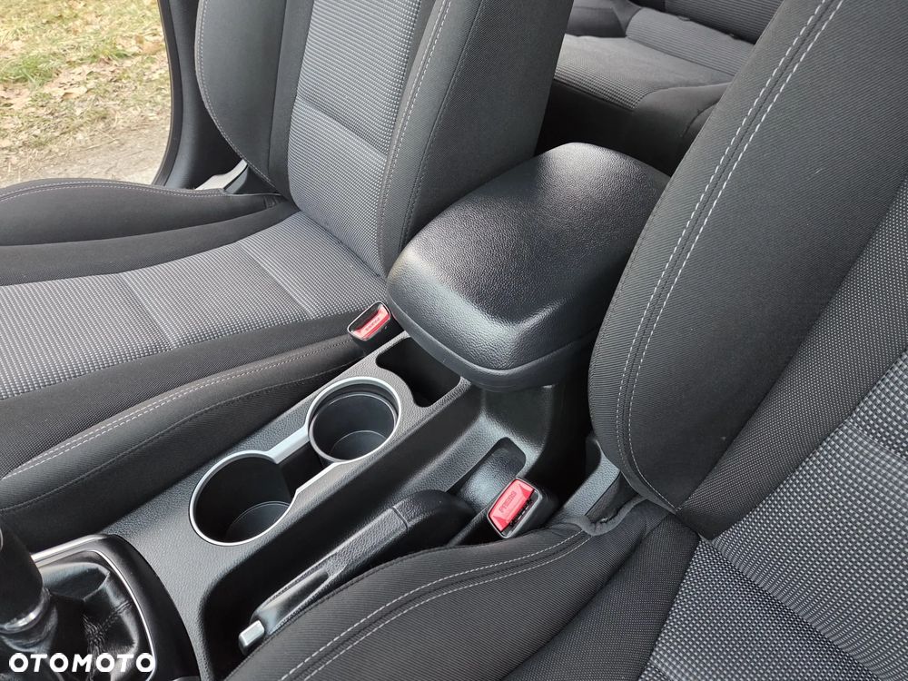 Hyundai i30 1.4 Fifa World Cup Edition - 15