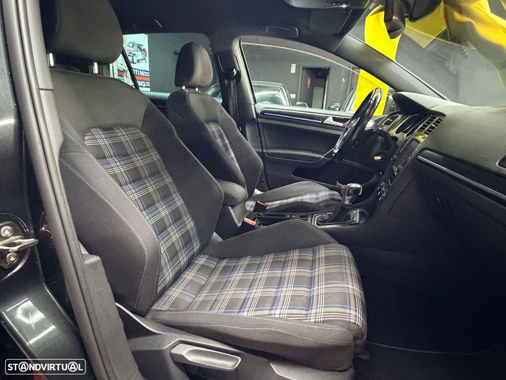 VW Golf 1.4 GTE Plug-In-Hybrid DSG - 10