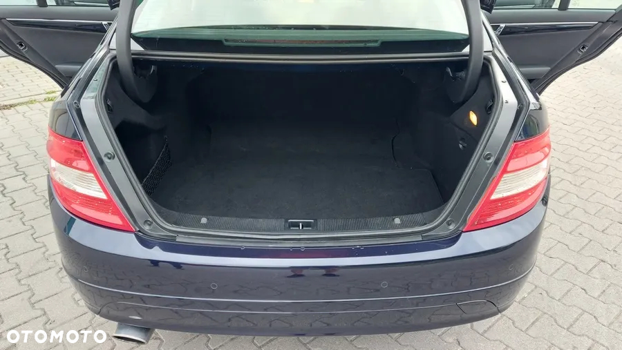 Mercedes-Benz Klasa C 220 CDI Elegance - 16