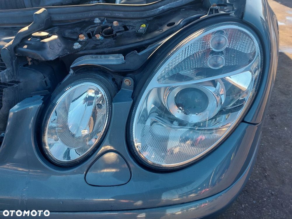 Mercedes W211 lampa przednia lewa xenon - 1