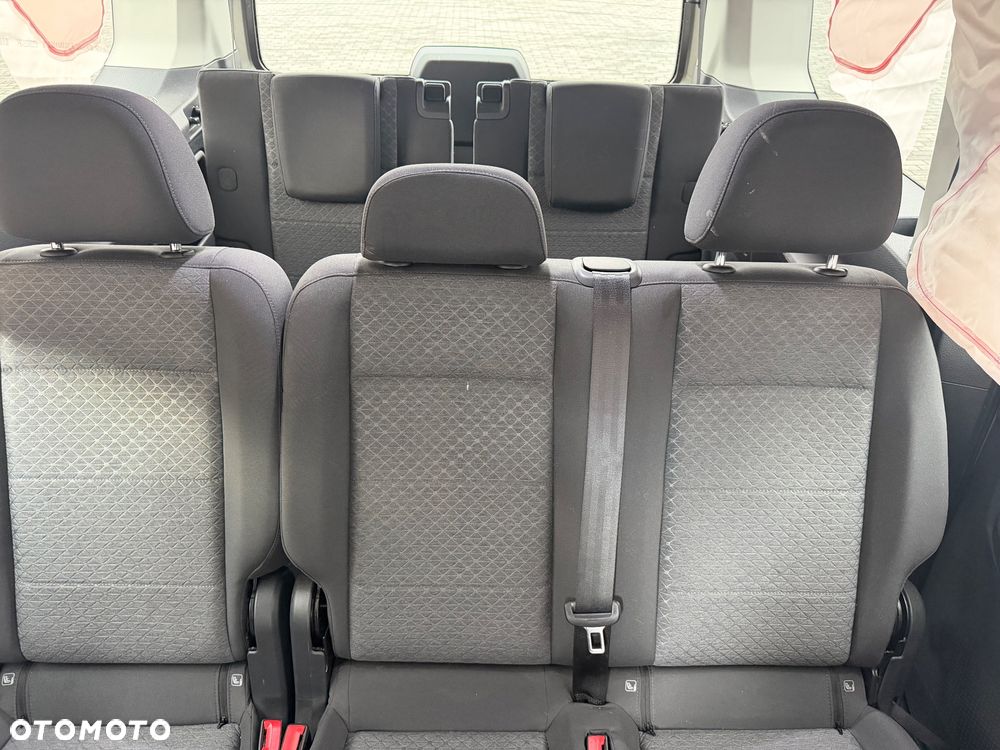 Ford Tourneo Connect Grand - 16