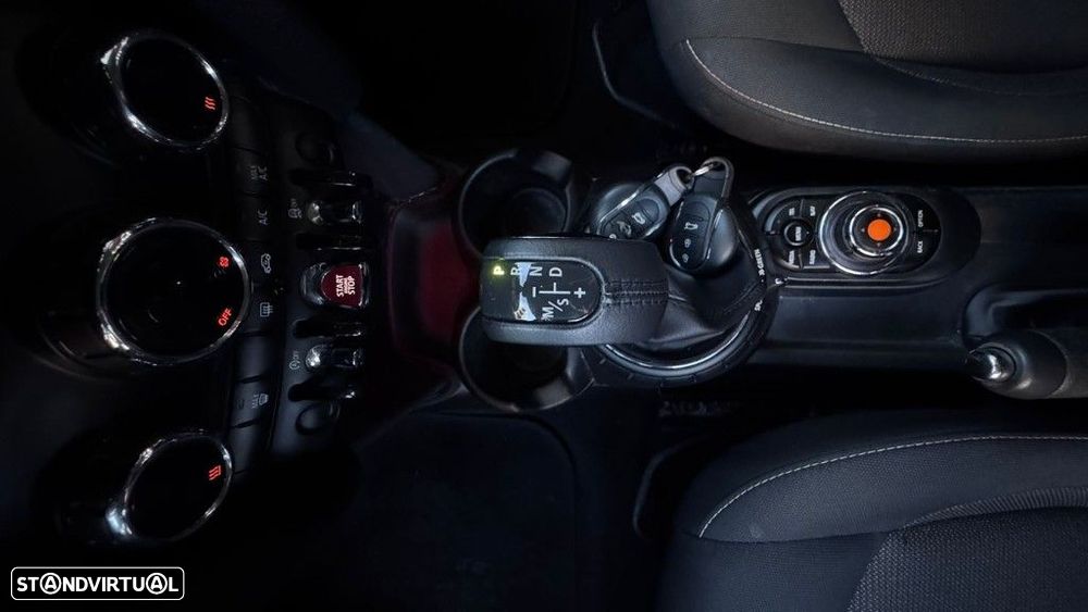 MINI 5 Portas Cooper D Aut. - 16