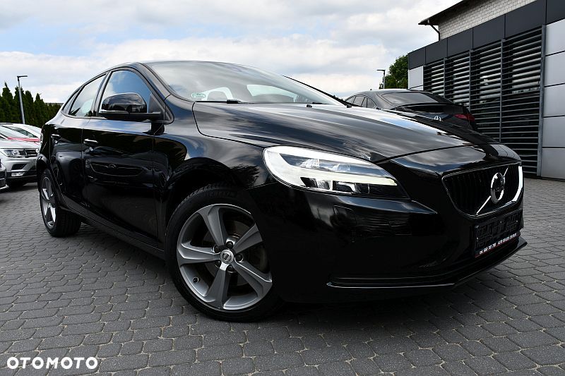 Volvo V40 T3 Momentum - 1