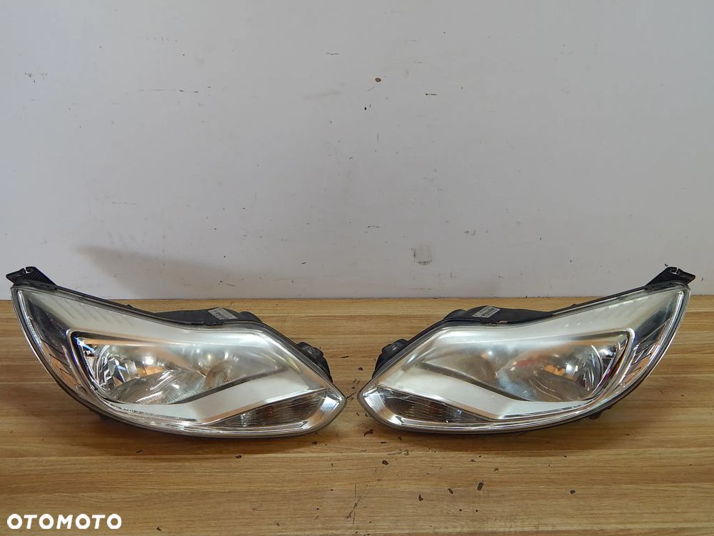 Lampa przód przednia Ford Focus MK3 10-15 EU Łuków części - 5