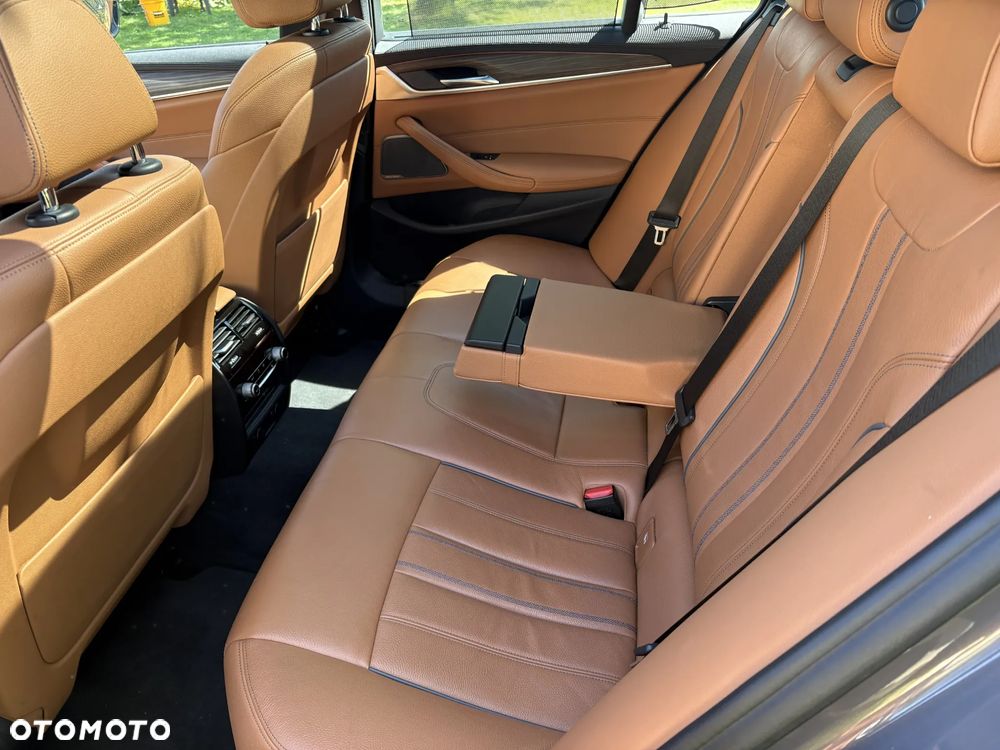 BMW Seria 5 530i xDrive Luxury Line - 30
