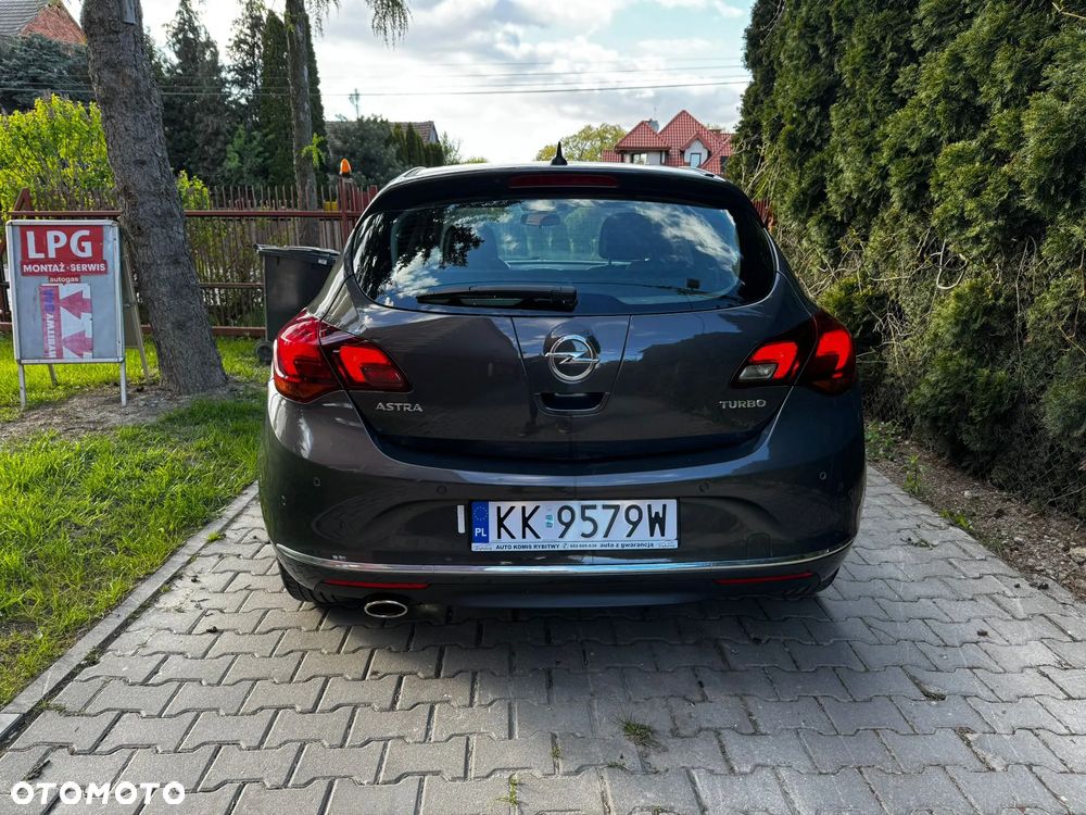 Opel Astra 1.4 Turbo Cosmo - 2