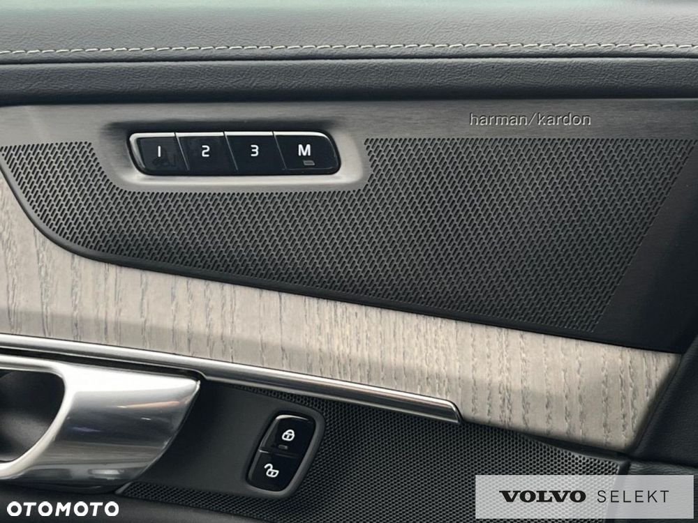 Volvo XC 90 - 32