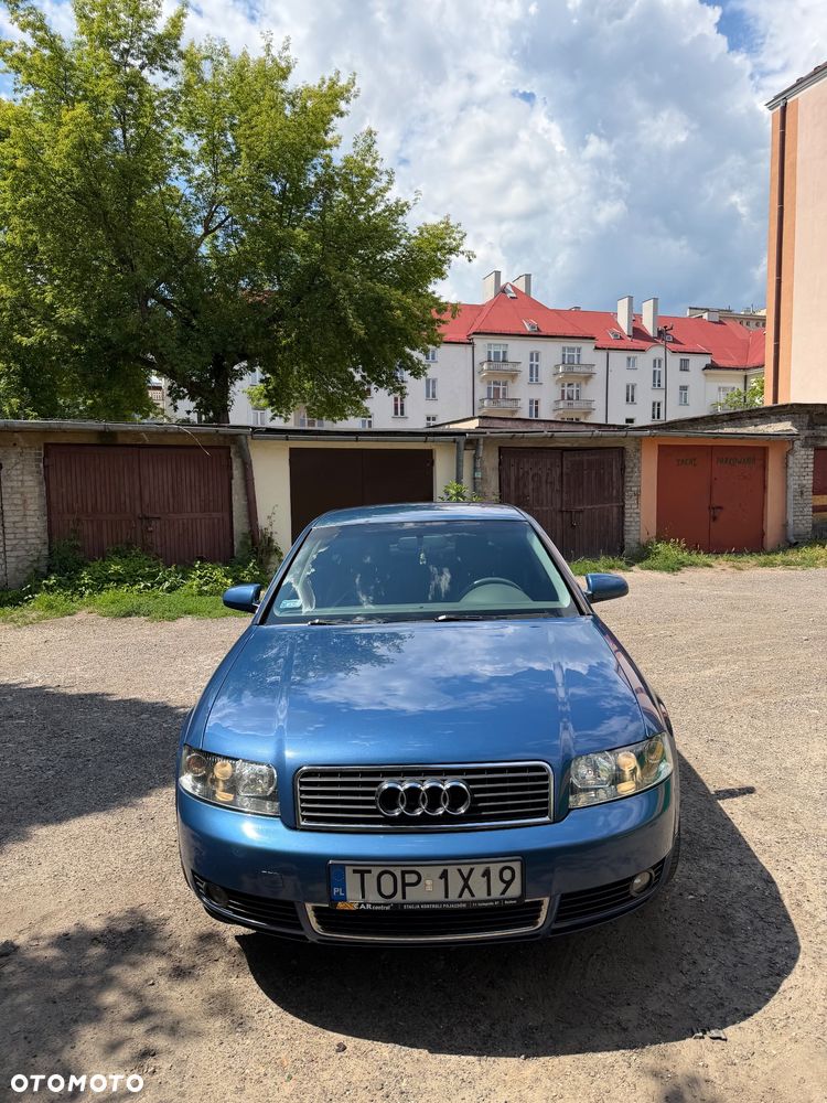 Audi A4 Limousine - 3