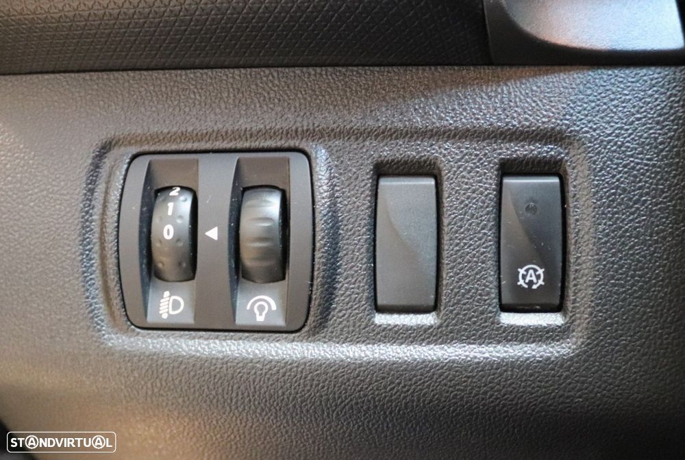 Renault Clio 0.9 TCe Limited - 12