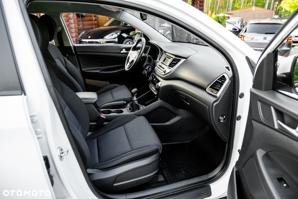 Hyundai Tucson 1.7 CRDI BlueDrive Classic 2WD - 24