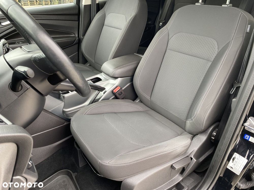 Ford Kuga - 10