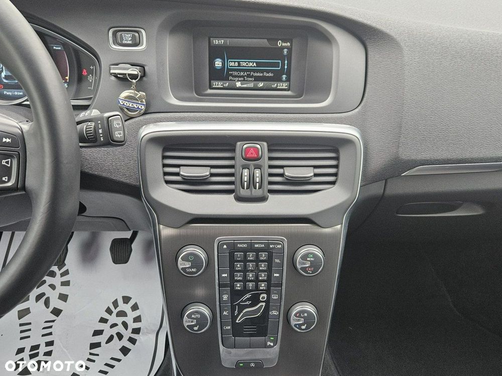 Volvo V40 Cross Country - 14