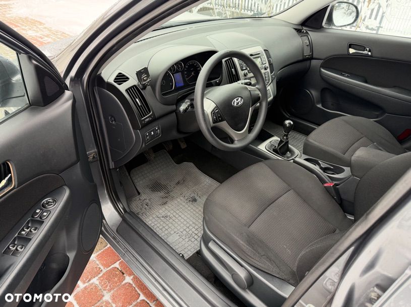 Hyundai i30 1.6 Comfort - 14