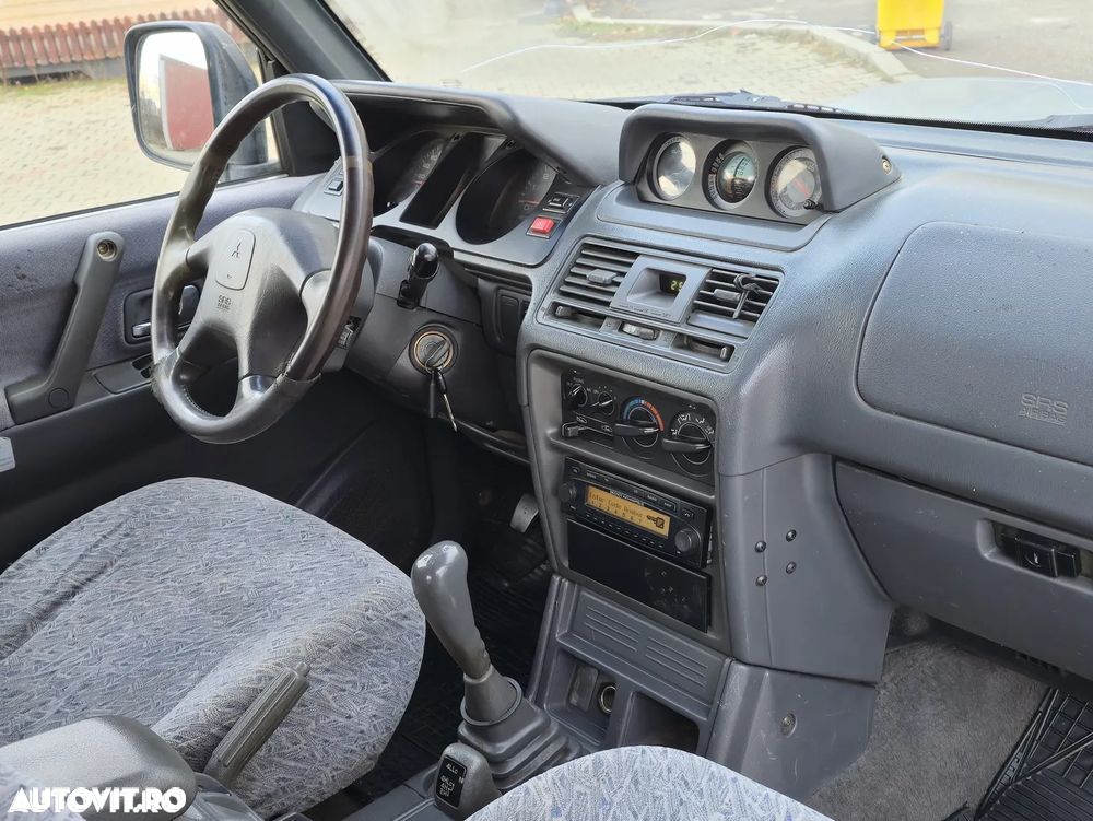 Mitsubishi Pajero Sport 2.5 TD+ Instyle - 11