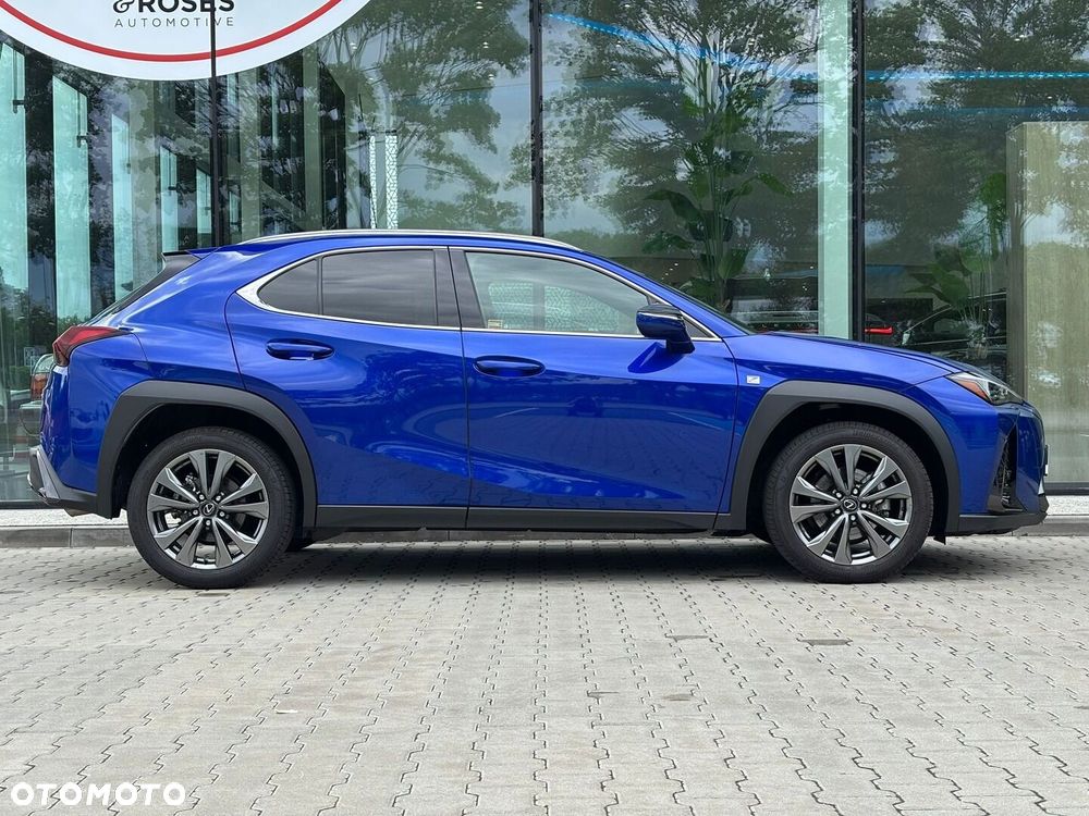 Lexus UX 300h F Sport Design - 4