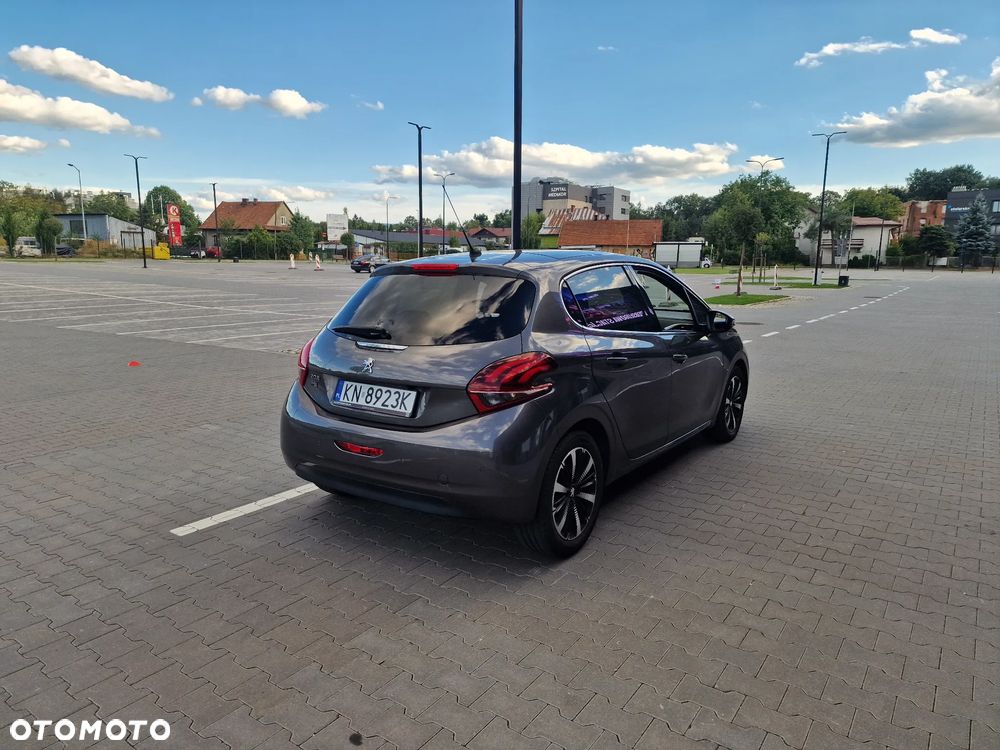 Peugeot 208 - 34
