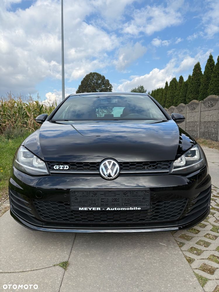 Volkswagen Golf - 2